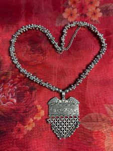 Silver Tone Necklace