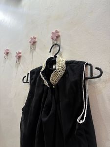 Black Pearl Collar Sleeveless Top