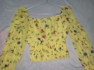 Chic Floral Print Smocked Blouse