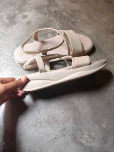 Sandle