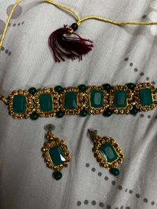 Emerald &amp; Gold Choker Necklace Set