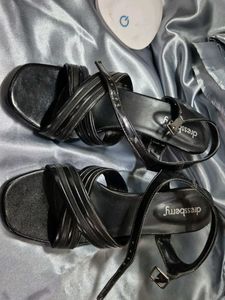 Dressberry Black Strappy Block Heels