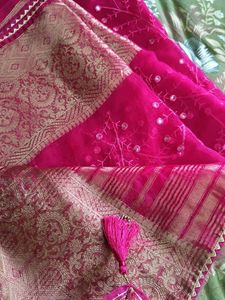 Gulabi Pink Shade light weight saree