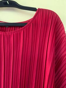 Elegant Pleated Red Maxi Dress