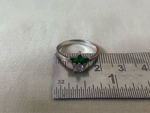 Sparkling Emerald ring