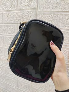Chic Black Shoulder Bag with Chunky Chain