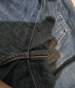 Lee Cooper Blue Jeans For Funky Look