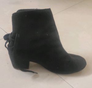 Lace Back Block Heels Ankle Length Boots