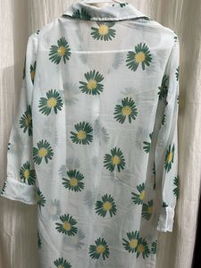 Daisy Print Button Down Tunic Top