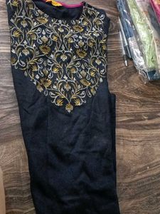 Embroidered  straight kurti
