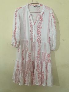 White &amp; Pink Embroidered Tiered Kurta