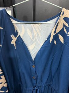 Blue Floral Print Button-Front top
