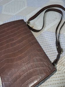 Elegant Brown Croc Embossed Clutch with Gold Chain