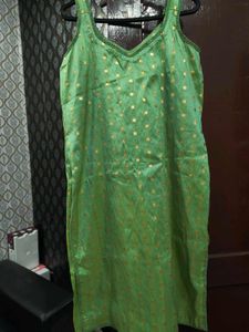 Green &amp; Gold Kurti / kurt size XXL 🌟