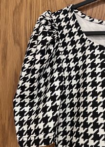 Houndstooth Puff Sleeve Top