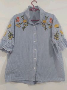 Good Offer 🤩Women's Shirt💙🤍
