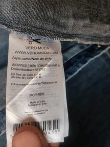 Vero Moda Washed Shirt with Frayed Hemline Medium
