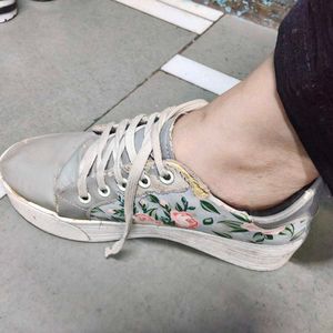 Floral Print Casual Sneakers