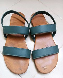 Green Flats &amp; Sandals in good condition 👍