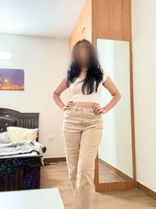 H&amp;M Beige Mom fit Jeans