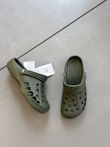 *CROCS*
