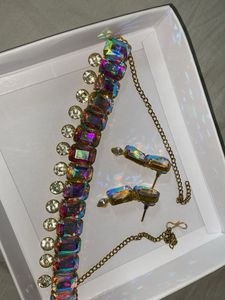 Stunning Crystal Necklace &amp; Earring Set
