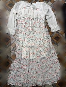 Elegant White Floral Tiered Maxi Dress – Feminine