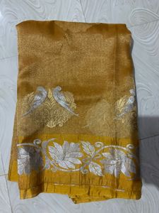 gold tissue saree