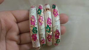 Set of 4 White Floral Bangles rajasthan kada