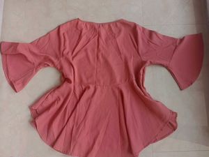 Pretty pink bell-sleeved top🩷