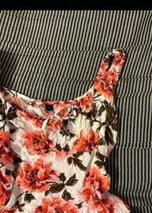 Floral Print Sleeveless Top