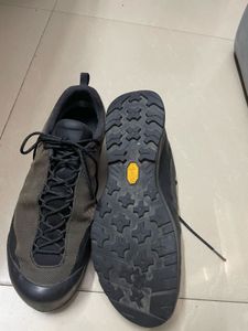 Stylish Men's Dark Grey Sneakers