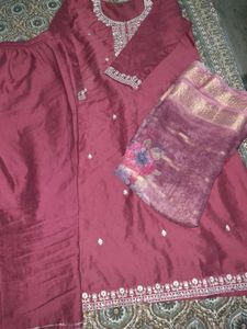 Embroidered Kurti Set