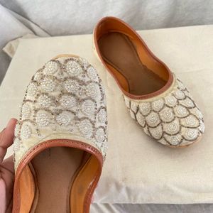 White Embellished Flat Juttis