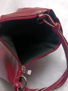 Clinique leather sling bag ♥️💕