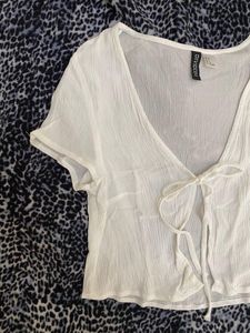 H&amp;M Tie-Front Crop Top