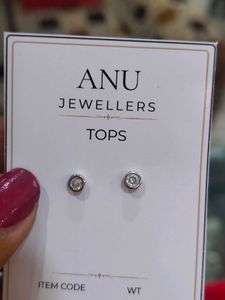 92.5 Elegant Diamond Stud Earrings