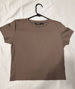 Ribbed Knit Cropped T-Shirt