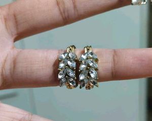 Savana Sparkling Leaf Design Hoop Earrings
