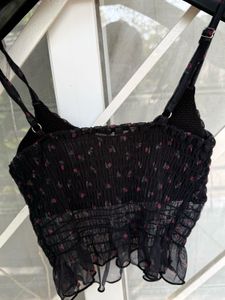 cute black floral crop top🖤🖤