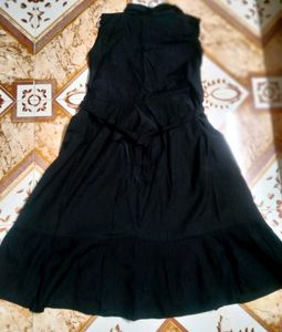 Chic Black Midi Dress