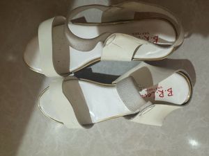 White Wedges