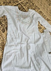 Elegant White Kurta Set with Embellishments