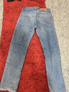 Classic Blue Wash Denim Jeans with t shirt