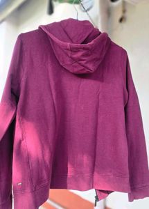 Burgundy Hooded Jacket - Casual &amp; Stylish