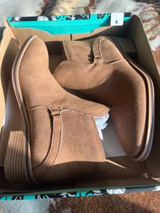 UK 7 - US 9 - ! Brown Suede Ankle Bo