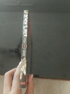 Demon Slayer: Kimetsu no Yaiba Vol. 4 Manga