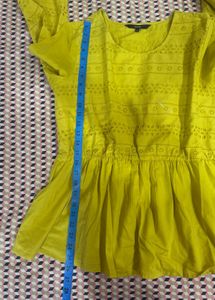 Vero Moda - Schiffli Embroidered Peplum Top