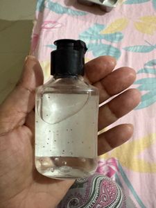 The Love hand gel