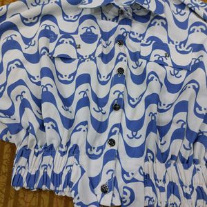 Blue &amp; White Wave Print Cropped Shirt